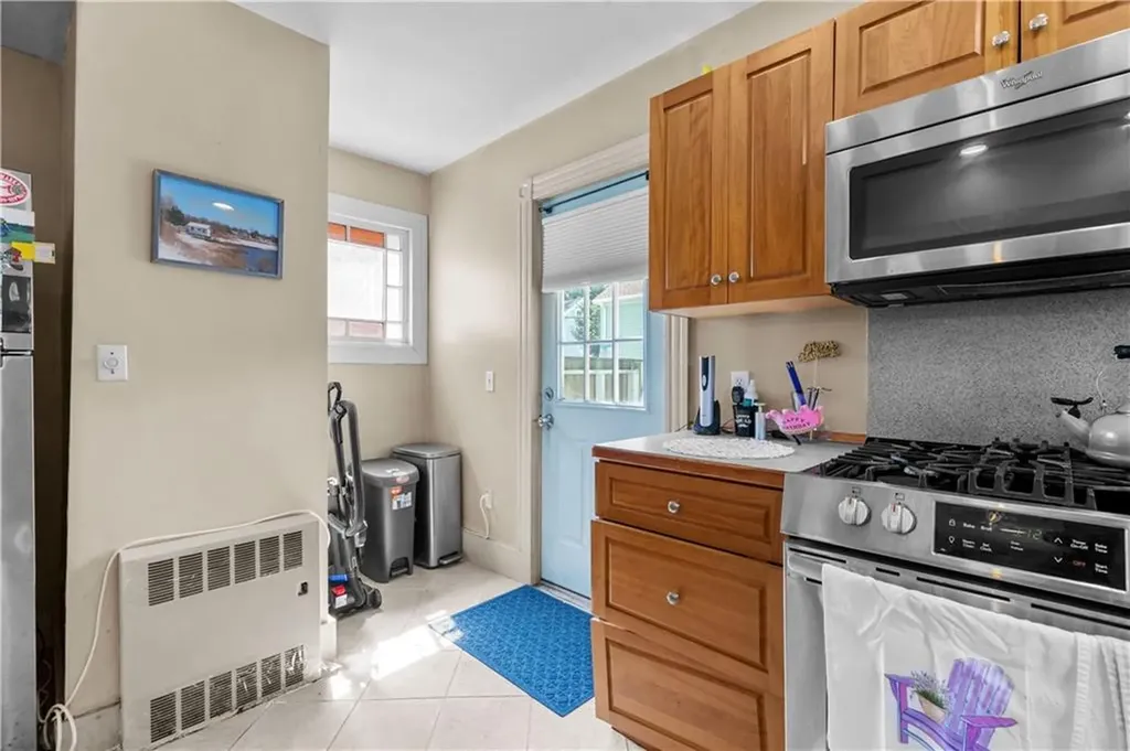 16 Pearl Street Newport RI 02840