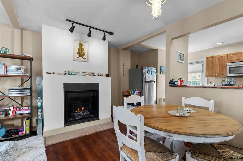 16 Pearl Street Newport RI 02840
