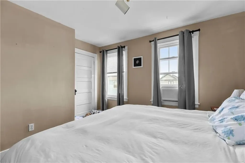 16 Pearl Street Newport RI 02840