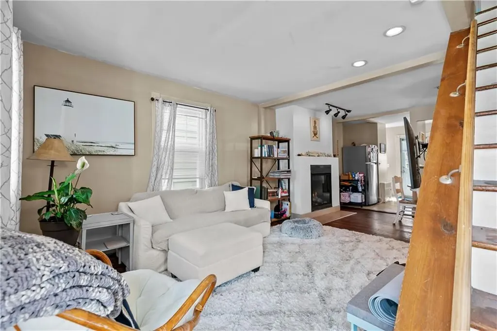 16 Pearl Street Newport RI 02840