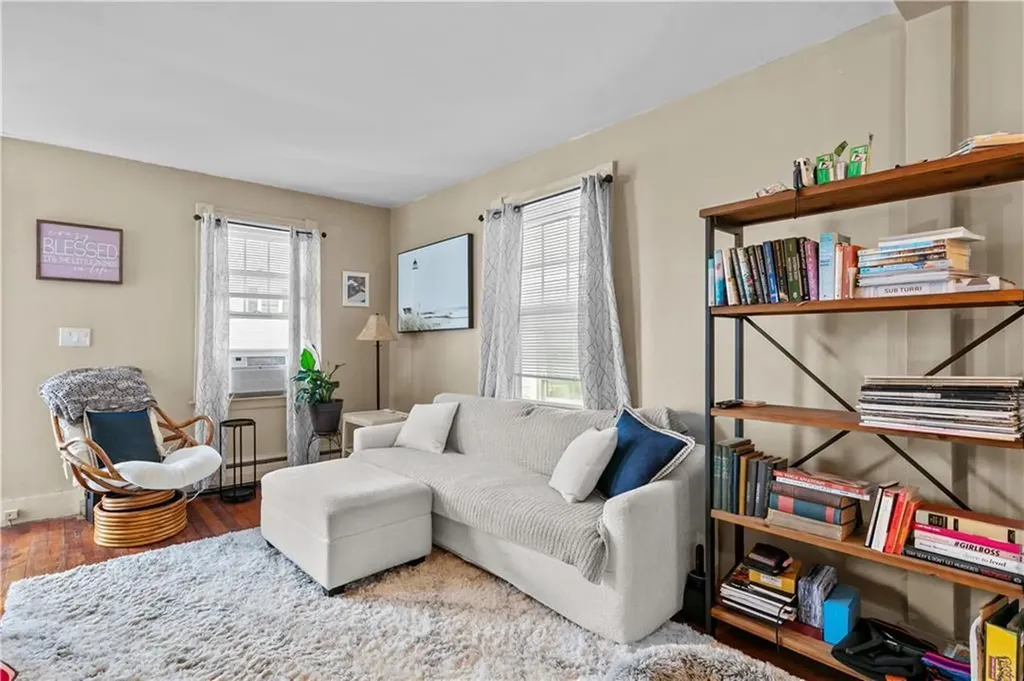 16 Pearl Street Newport RI 02840