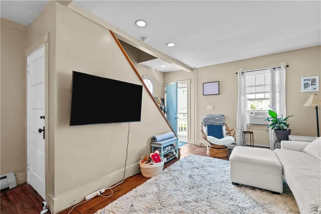 16 Pearl Street Newport RI 02840