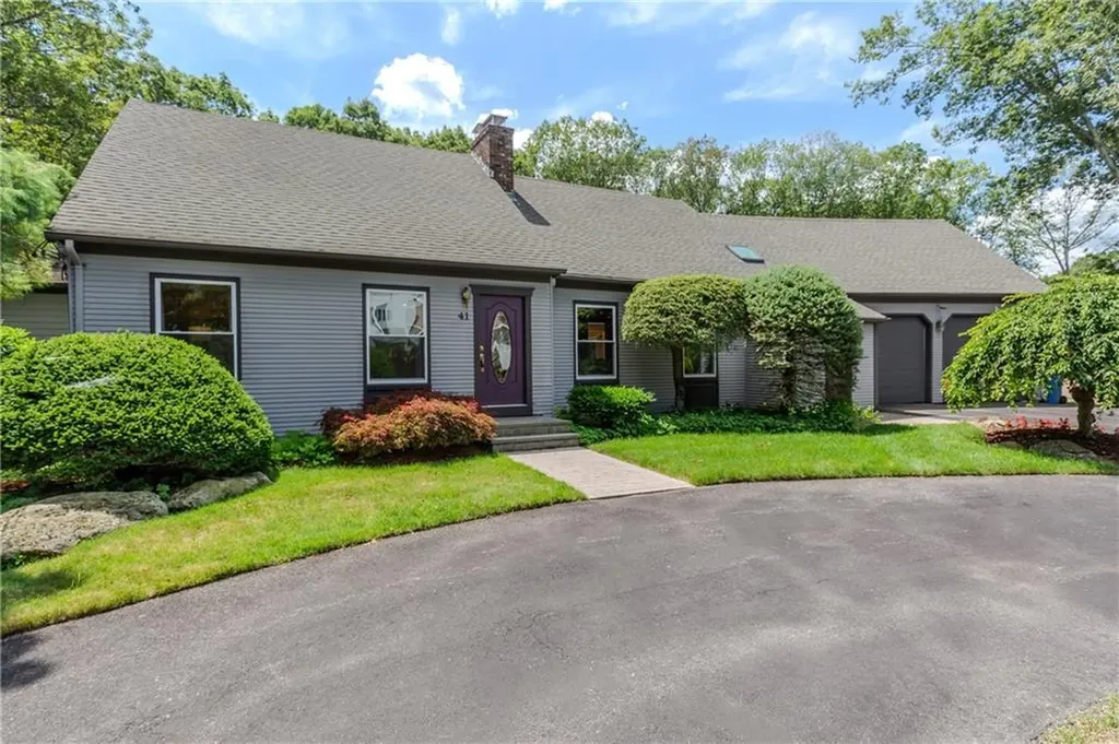 41 Holly Hill Lane Cranston RI 02921