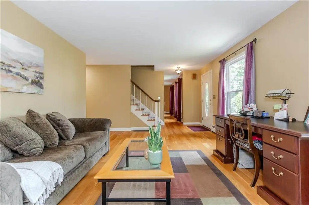 41 Holly Hill Lane Cranston RI 02921