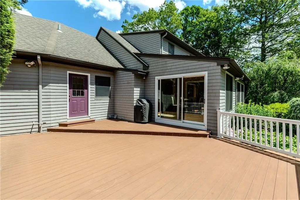 41 Holly Hill Lane Cranston RI 02921