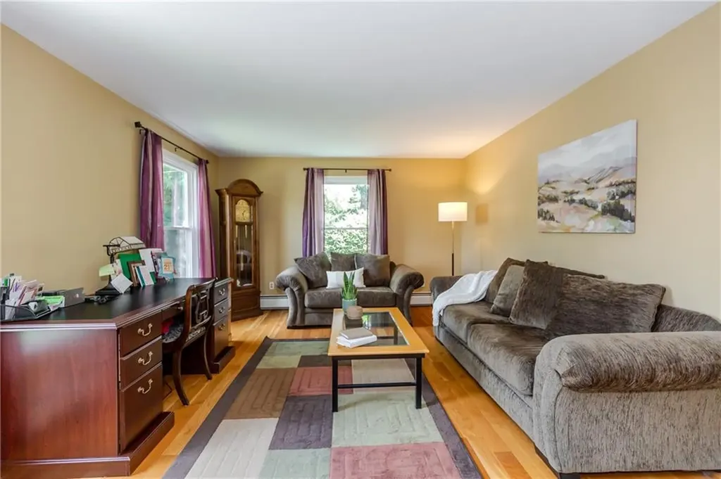 41 Holly Hill Lane Cranston RI 02921