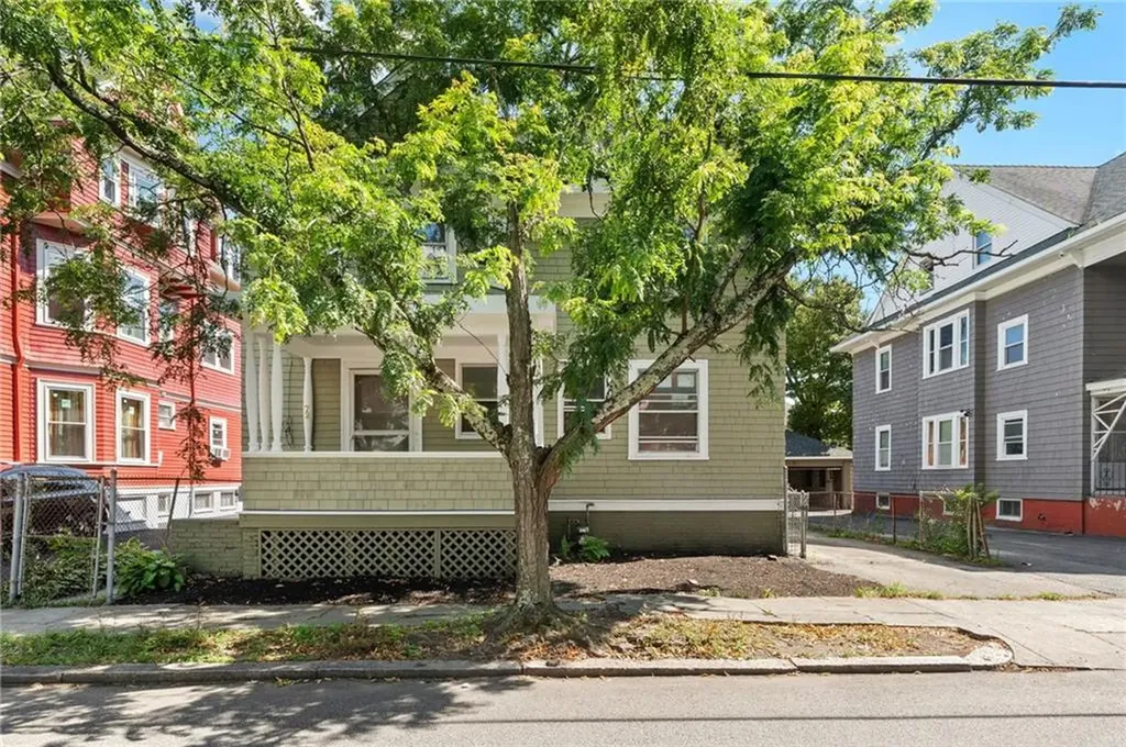 72 Whitmarsh Street Providence RI 02907