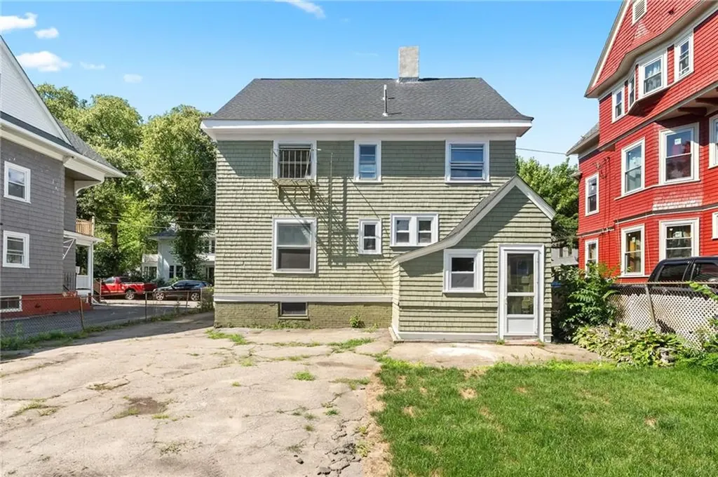 72 Whitmarsh Street Providence RI 02907