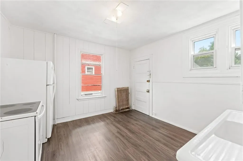 72 Whitmarsh Street Providence RI 02907