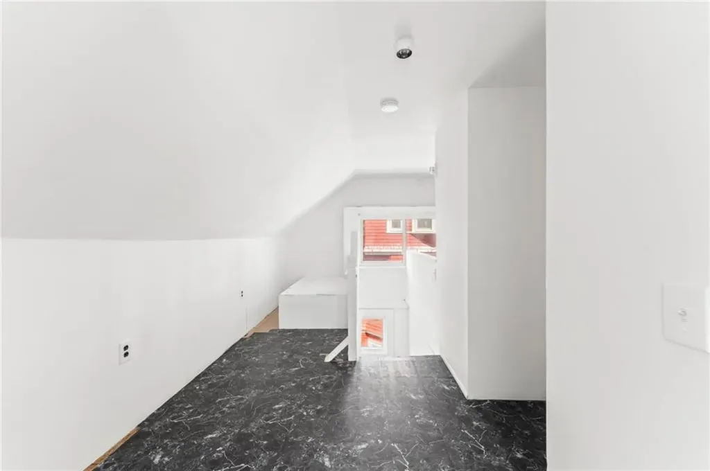 72 Whitmarsh Street Providence RI 02907