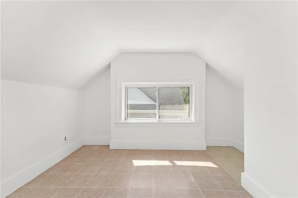 72 Whitmarsh Street Providence RI 02907