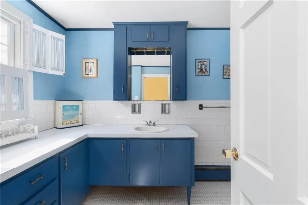 24 Kirkbrae Drive Lincoln RI 02865