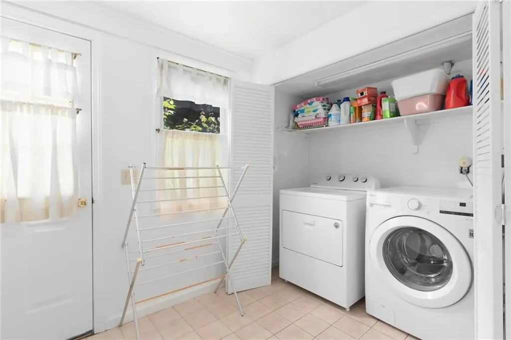 24 Kirkbrae Drive Lincoln RI 02865