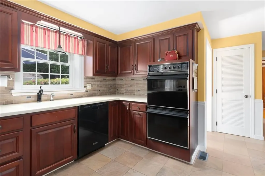 24 Kirkbrae Drive Lincoln RI 02865