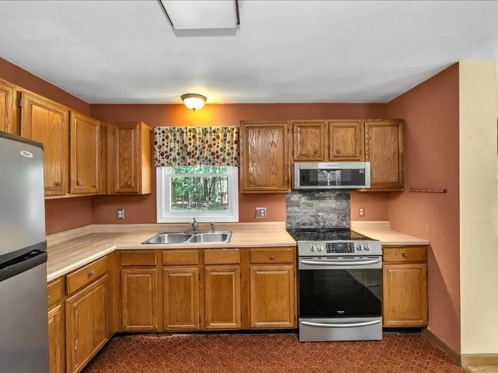 37 Riverview Drive Charlestown RI 02813