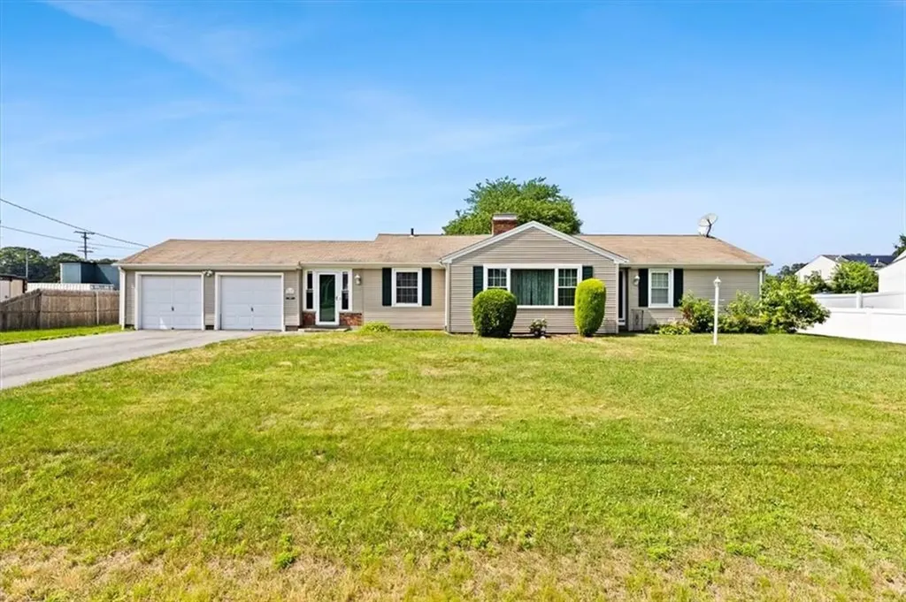 16 Kingsford Avenue East Providence RI 02915