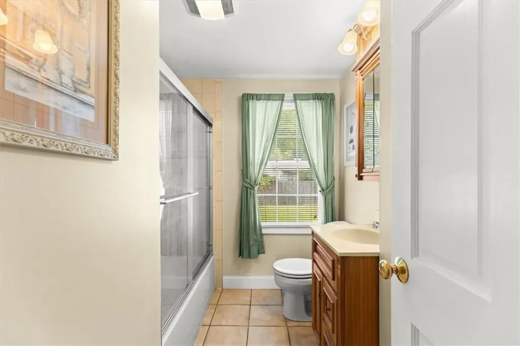 16 Kingsford Avenue East Providence RI 02915
