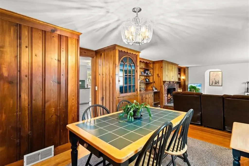 16 Kingsford Avenue East Providence RI 02915