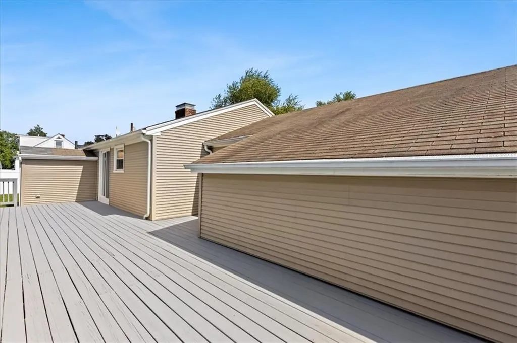 16 Kingsford Avenue East Providence RI 02915