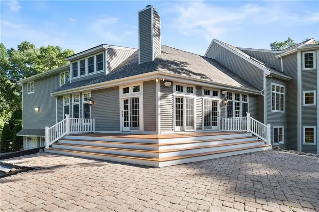 16 Hillside Road Cumberland RI 02864