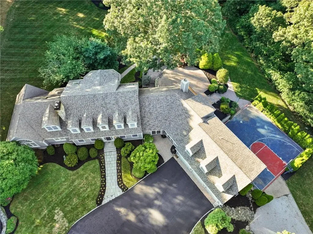 16 Hillside Road Cumberland RI 02864