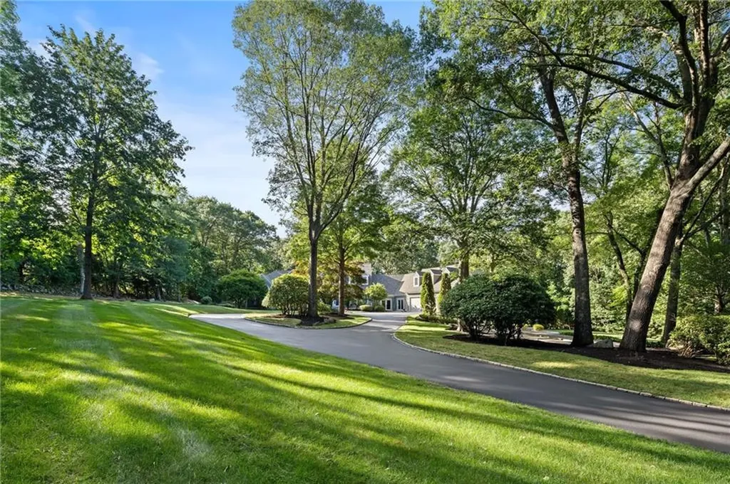 16 Hillside Road Cumberland RI 02864