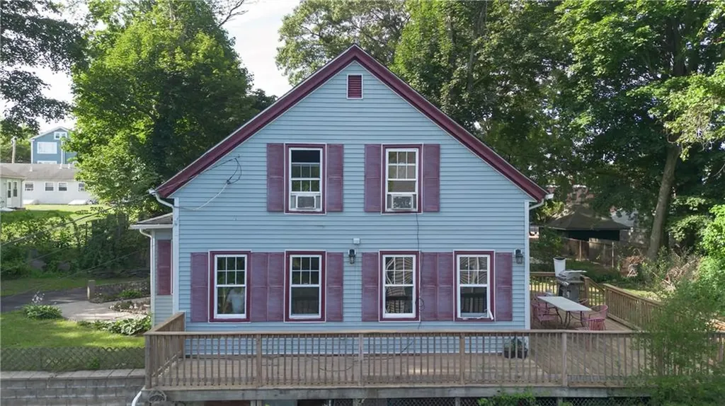 15 Tew Place Providence RI 02906