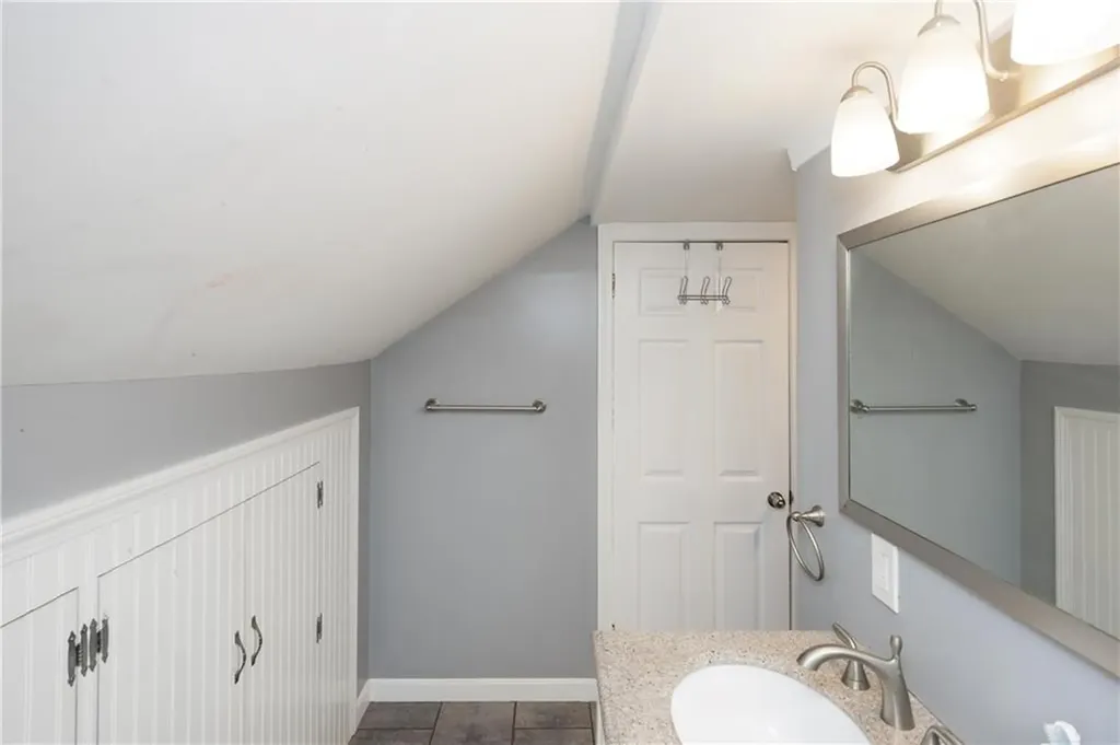 15 Tew Place Providence RI 02906
