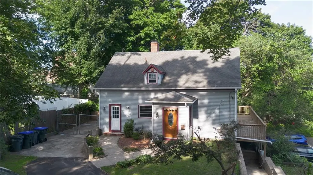 15 Tew Place Providence RI 02906