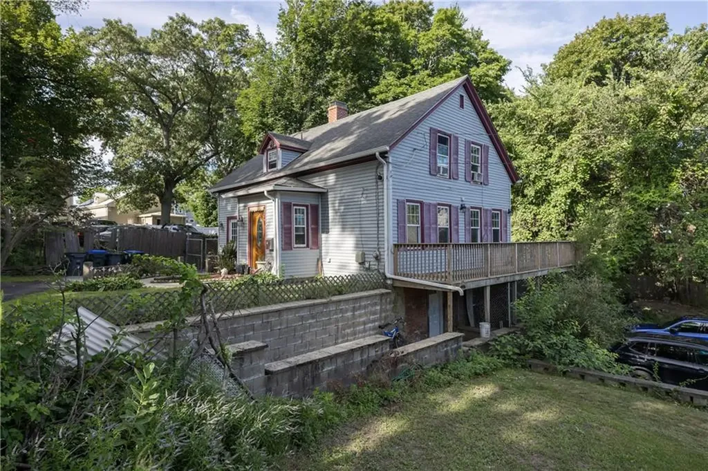 15 Tew Place Providence RI 02906