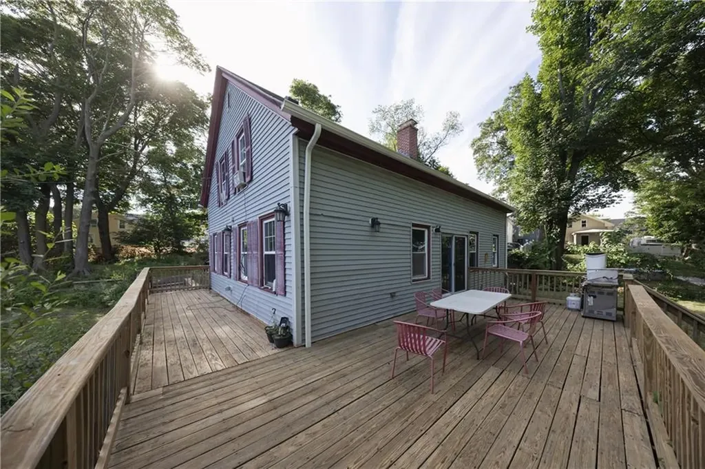 15 Tew Place Providence RI 02906
