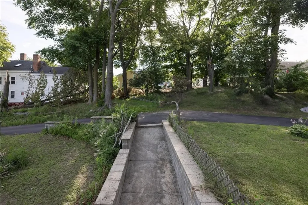 15 Tew Place Providence RI 02906