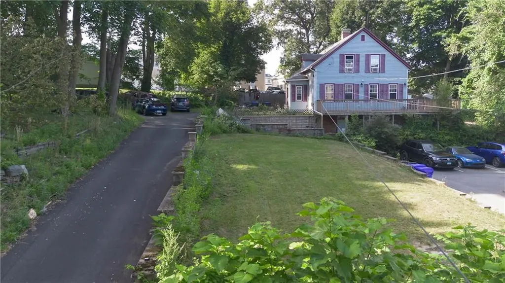 15 Tew Place Providence RI 02906