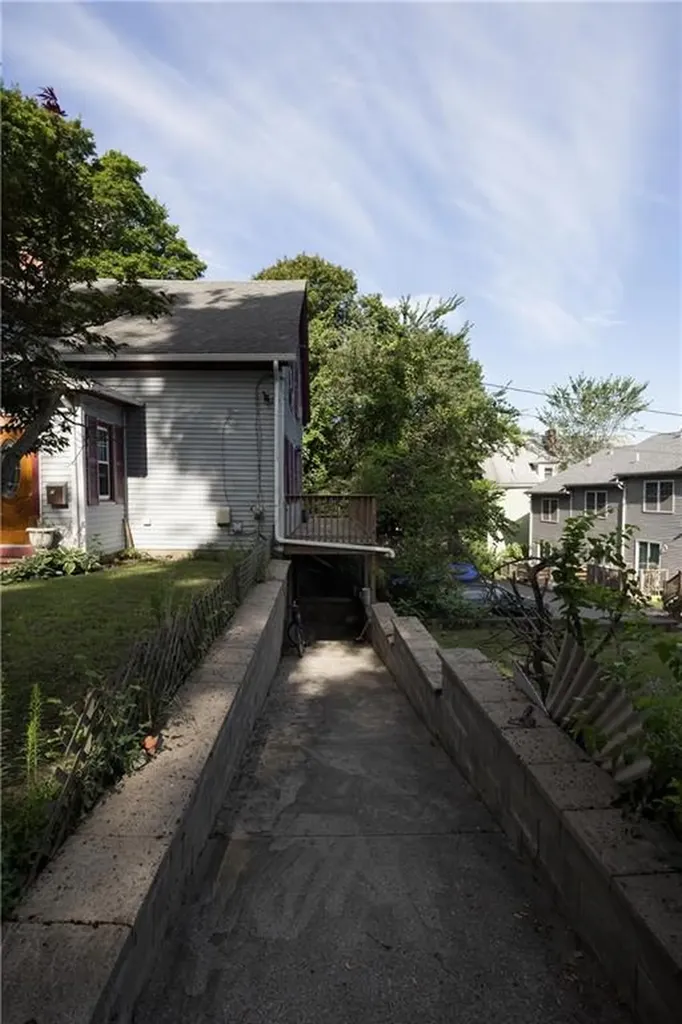 15 Tew Place Providence RI 02906