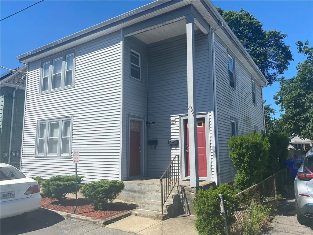 33 35 Pine Street East Providence RI 02915