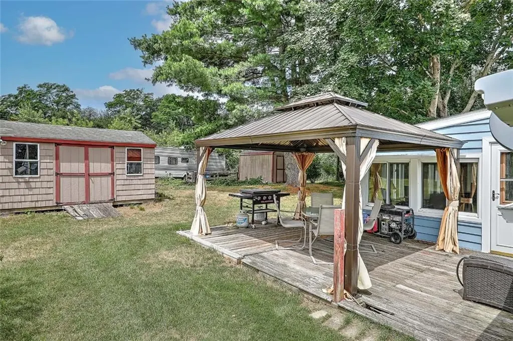 61 Reservoir Avenue Johnston RI 02919