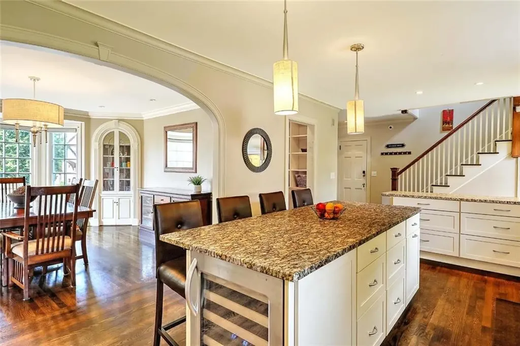 9 Kenilworth Way Pawtucket RI 02860