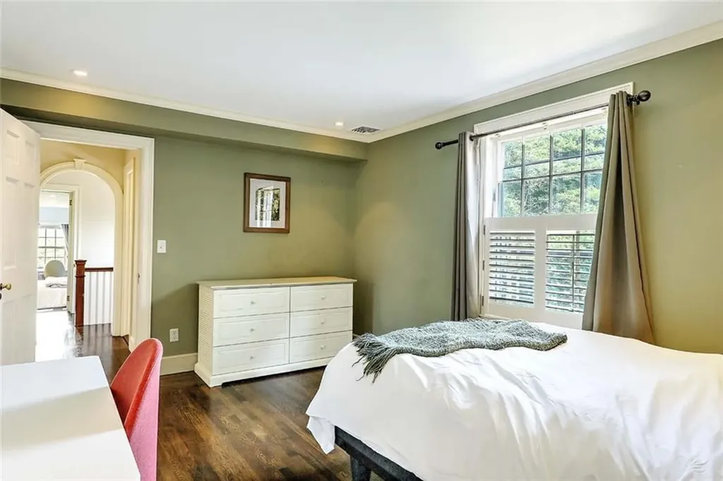 9 Kenilworth Way Pawtucket RI 02860