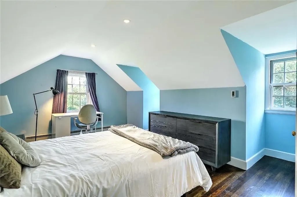 9 Kenilworth Way Pawtucket RI 02860