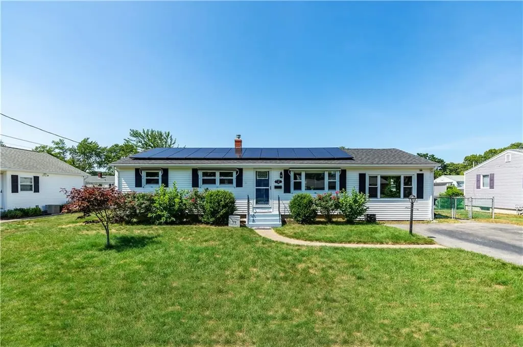 43 Deerfield Drive Warwick RI 02886