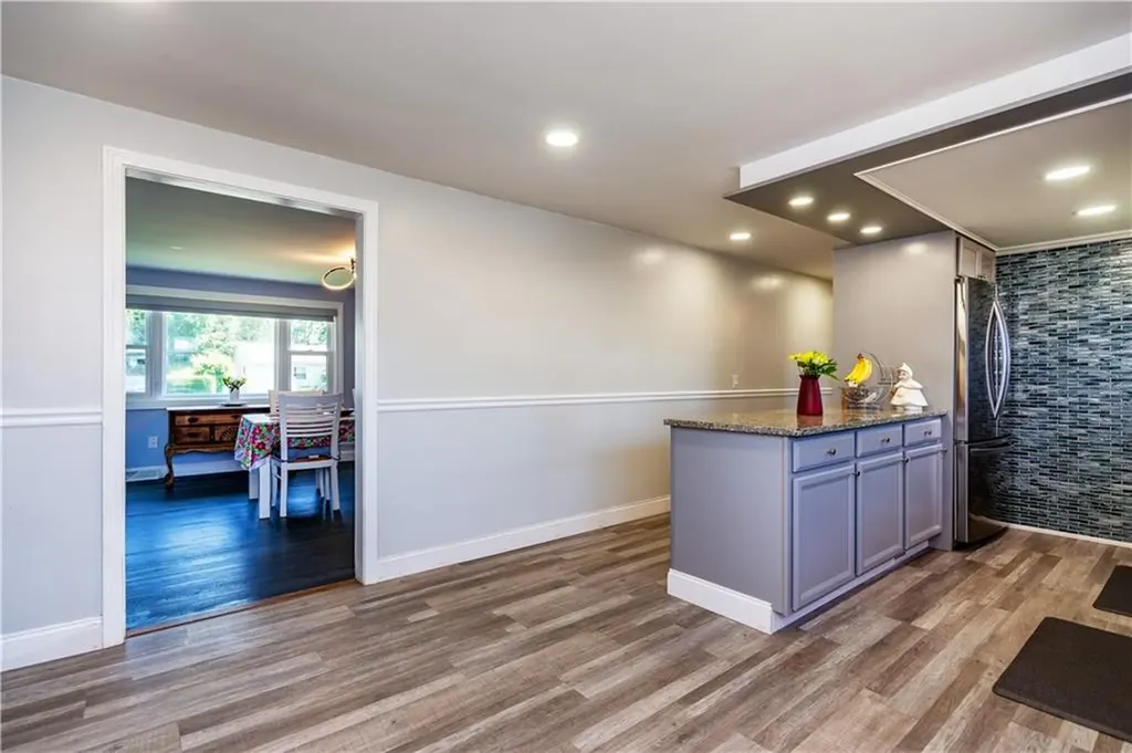 43 Deerfield Drive Warwick RI 02886