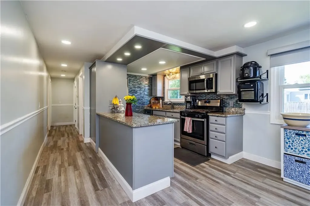 43 Deerfield Drive Warwick RI 02886