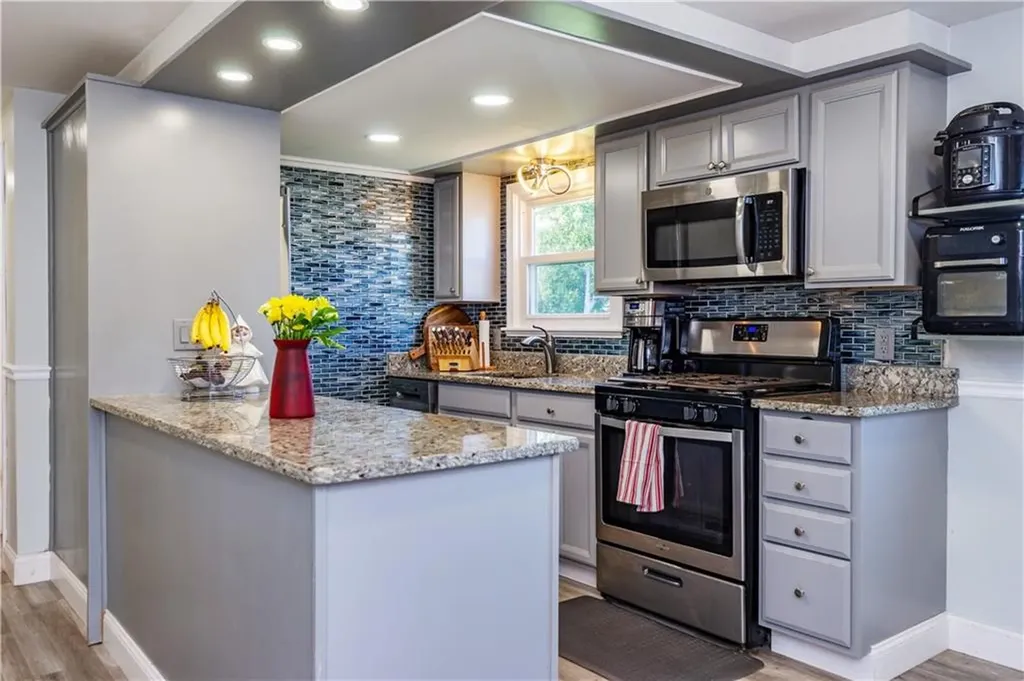 43 Deerfield Drive Warwick RI 02886
