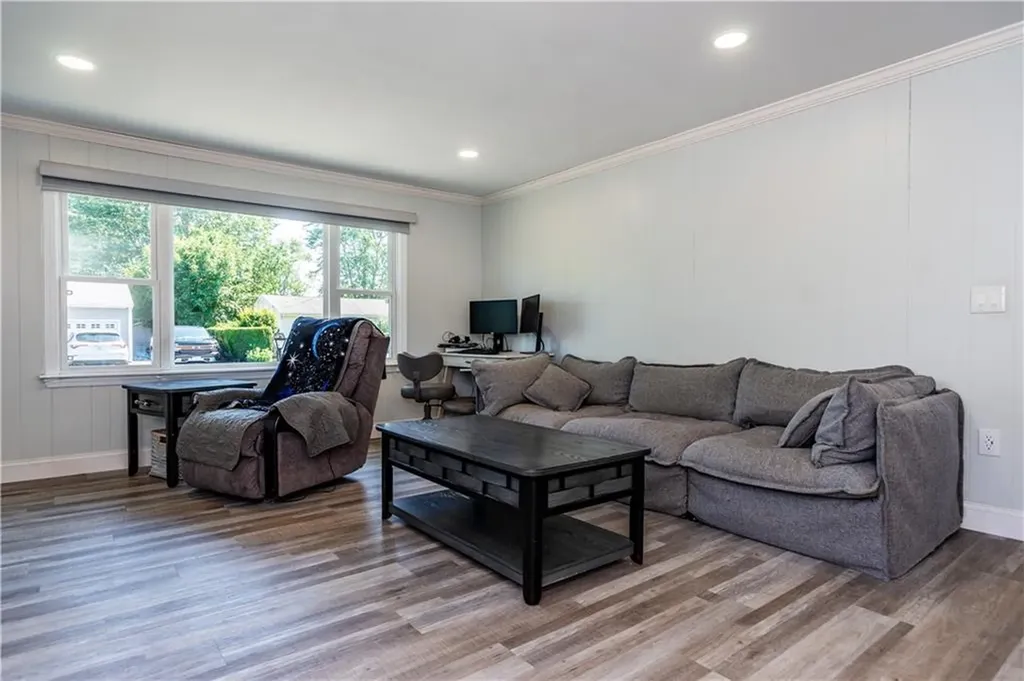 43 Deerfield Drive Warwick RI 02886
