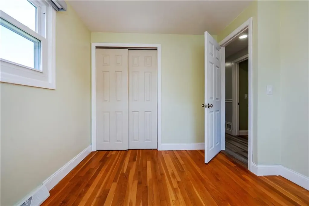43 Deerfield Drive Warwick RI 02886