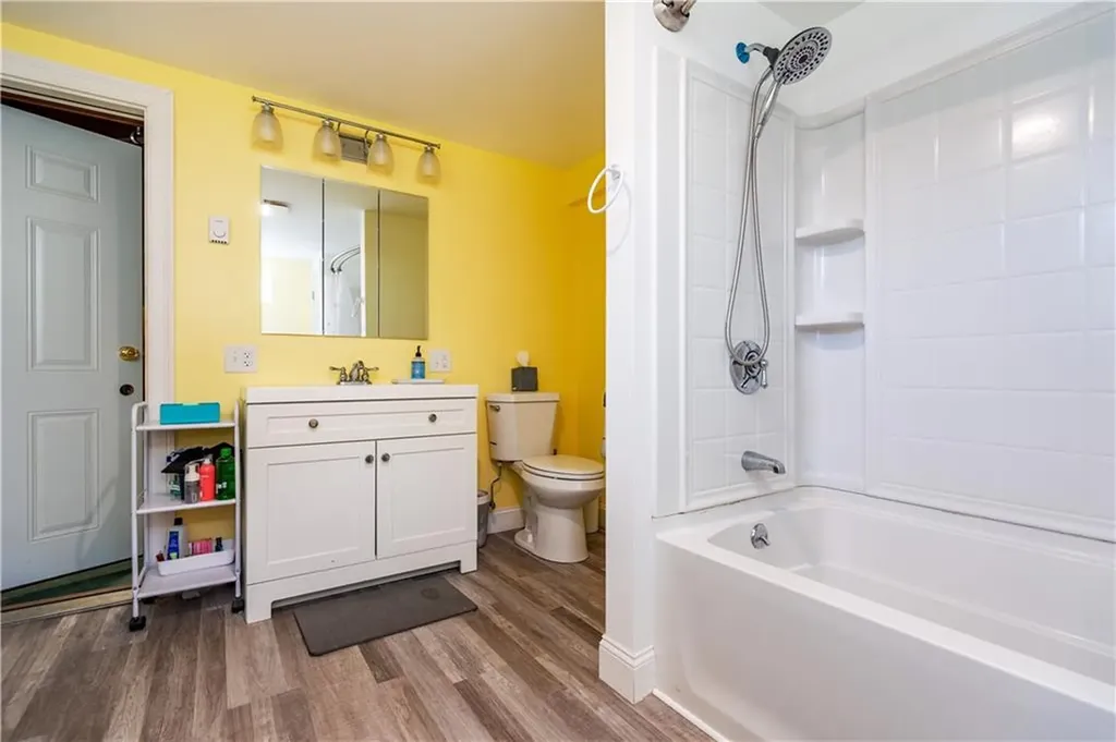 43 Deerfield Drive Warwick RI 02886