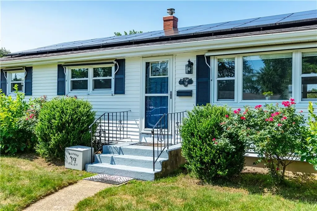 43 Deerfield Drive Warwick RI 02886