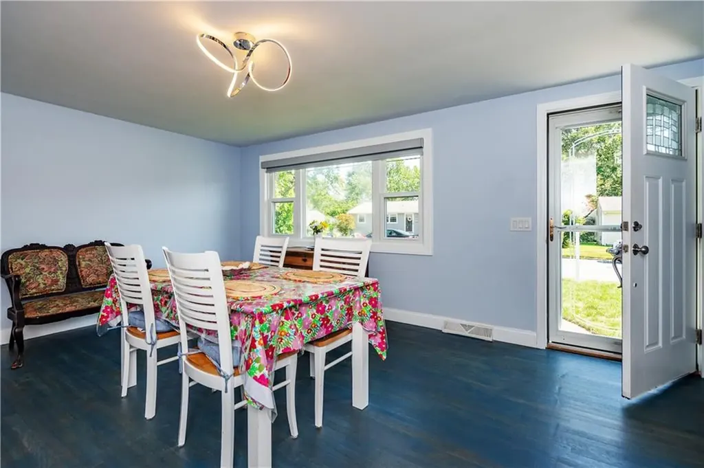 43 Deerfield Drive Warwick RI 02886