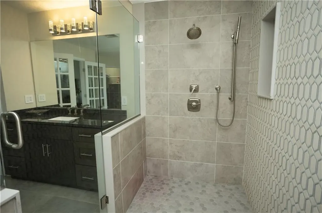 9 Katelan Court Cranston RI 02921