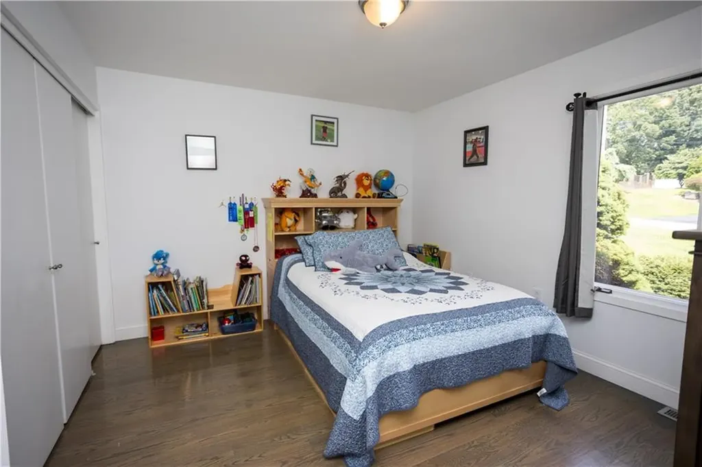 9 Katelan Court Cranston RI 02921